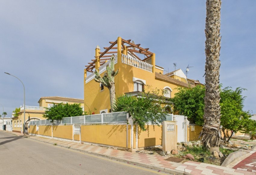 Herverkoop - Villa / Halfvrijstaand - Los Alcazares