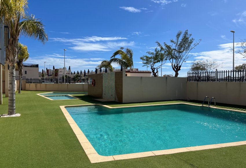 Resale - Apartment - Pilar de la Horadada - Mil Palmeras