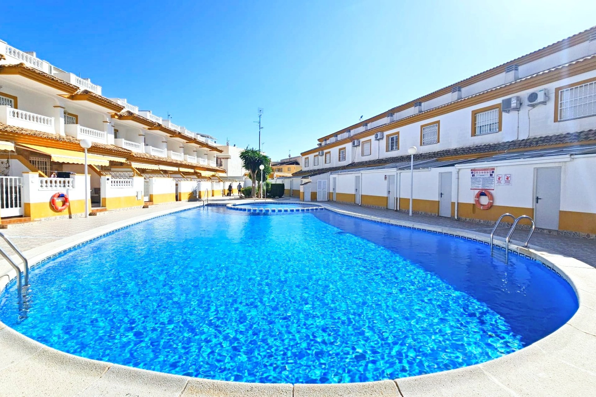 Resale - Townhouse - Los Alcazares