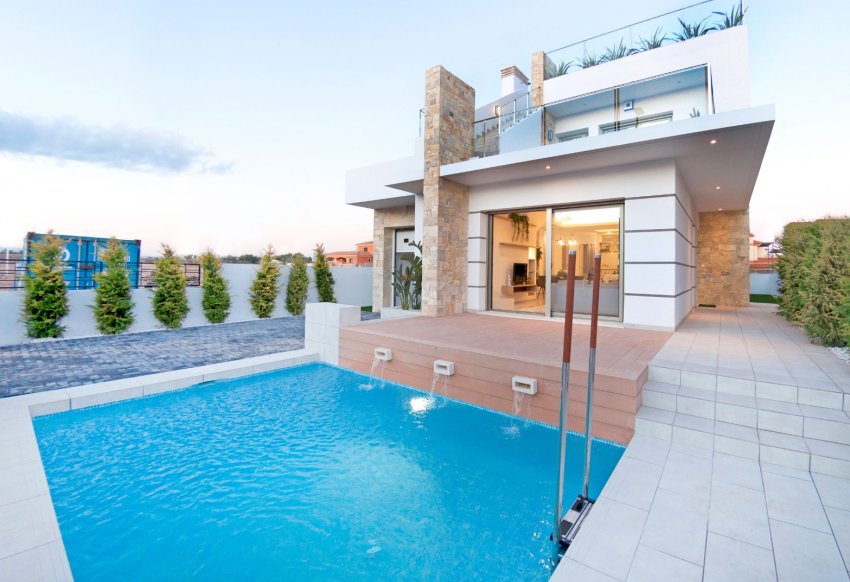 Resale - Villa - Los Alcazares
