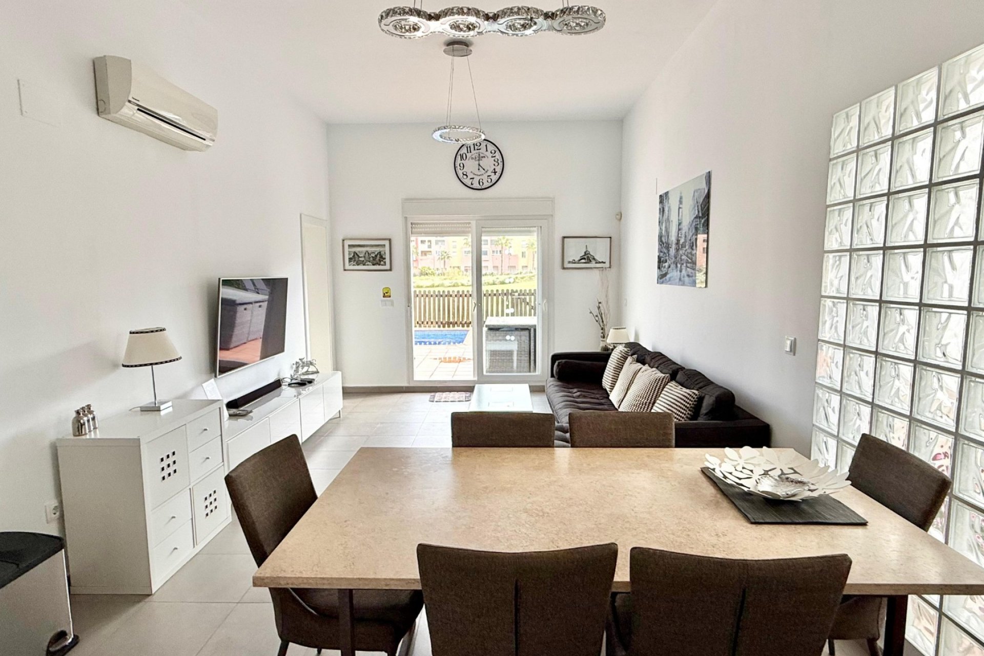 Resale - Villa - Los Alcazares