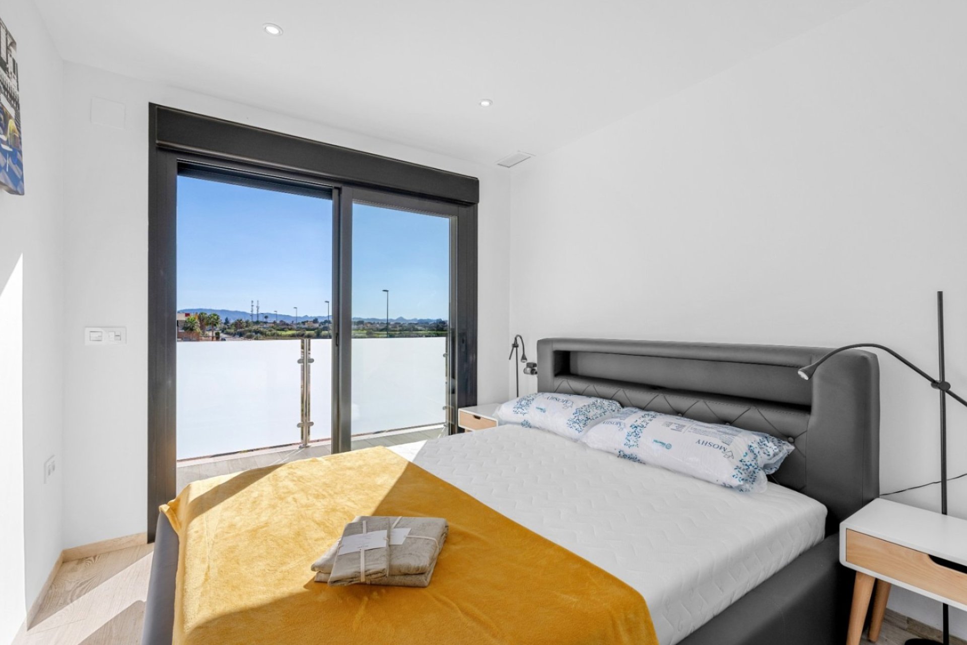 Resale - Villa - Los Alcazares