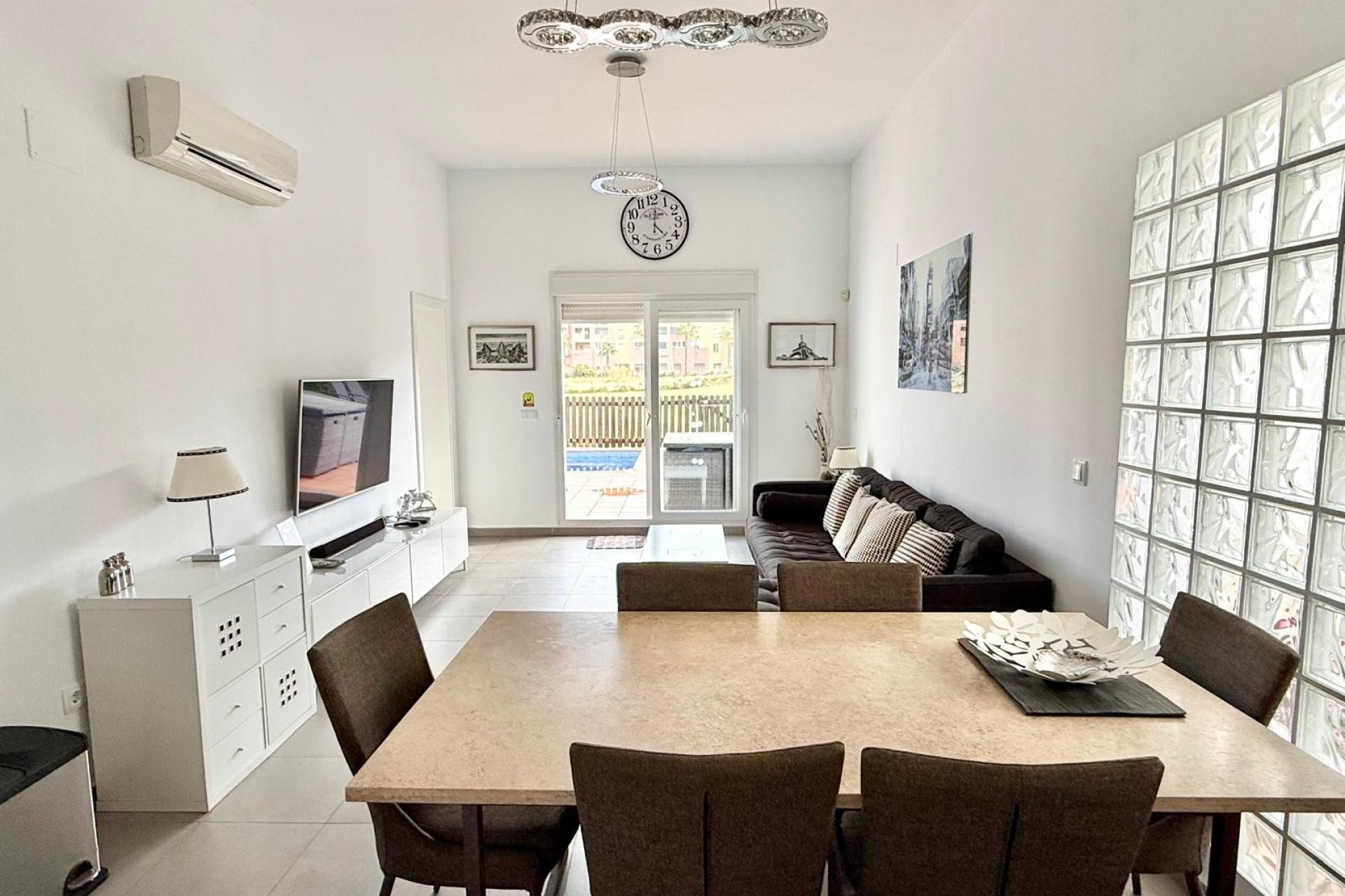 Resale - Villa - Los Alcazares