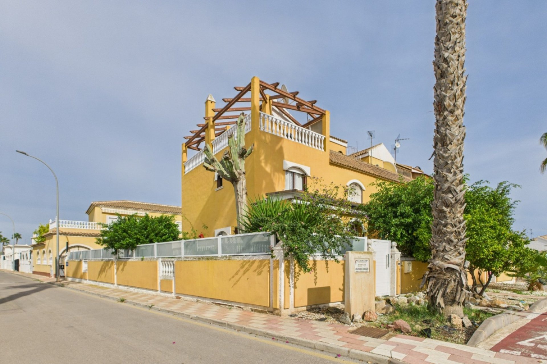 Resale - Villa / Semi semi-detached - Los Alcazares