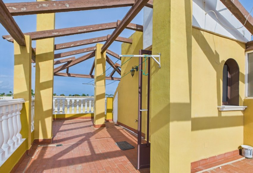 Resale - Villa / Semi semi-detached - Los Alcazares