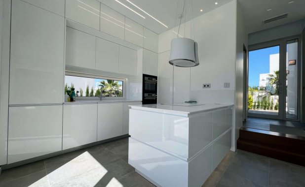 Reventa - Villa - Orihuela - Las Colinas golf