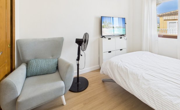 Resale - Villa / Semi semi-detached - Los Alcazares