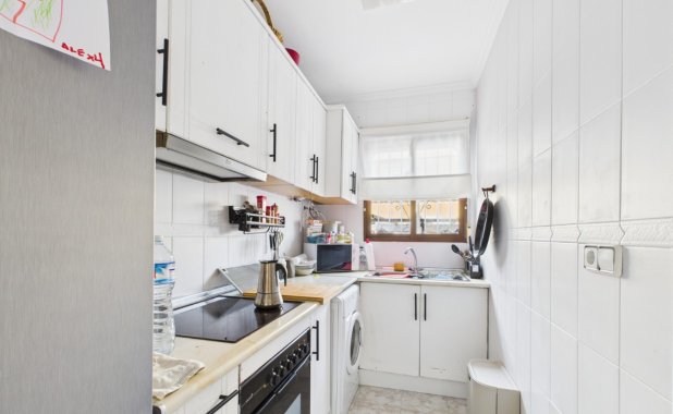 Resale - Villa / Semi semi-detached - Los Alcazares