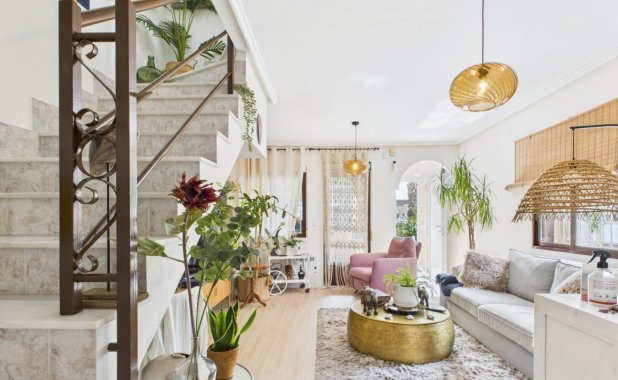 Resale - Villa / Semi semi-detached - Los Alcazares