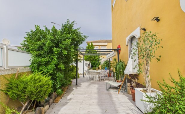 Resale - Villa / Semi semi-detached - Los Alcazares