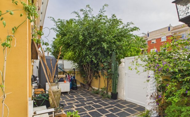 Resale - Villa / Semi semi-detached - Los Alcazares