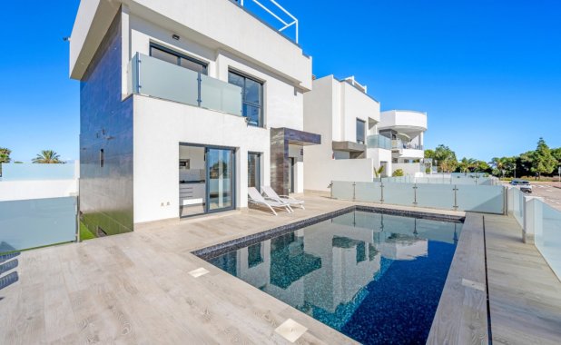 Resale - Villa - Los Alcazares