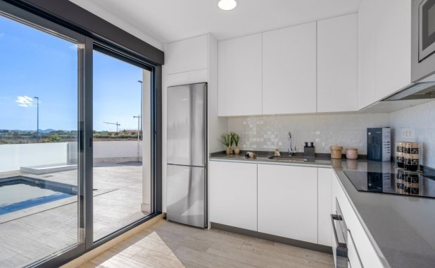 Resale - Villa - Los Alcazares