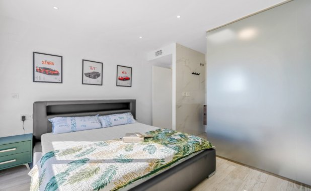 Resale - Villa - Los Alcazares