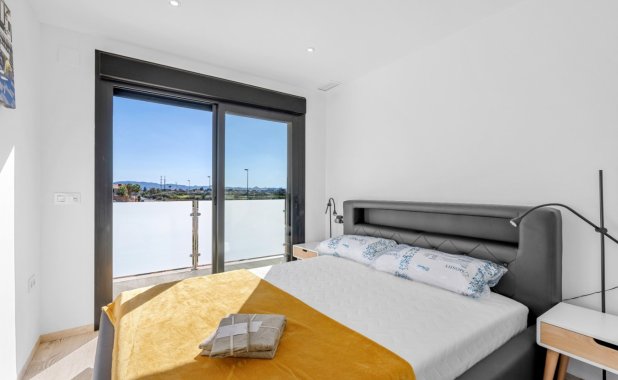 Resale - Villa - Los Alcazares