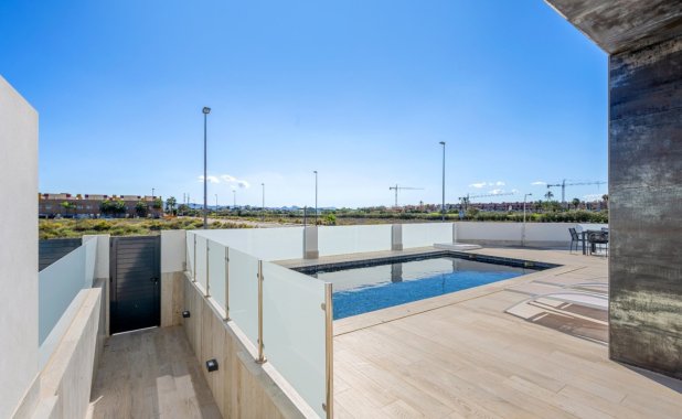 Resale - Villa - Los Alcazares