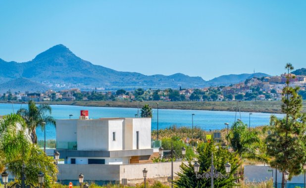 Resale - Villa - Los Alcazares