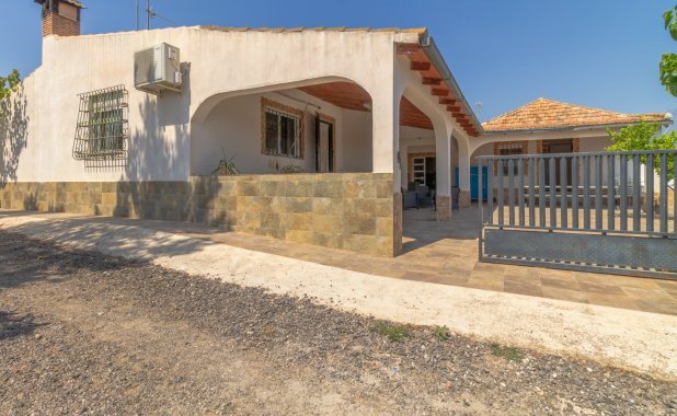 Resale - Villa - Los Alcazares