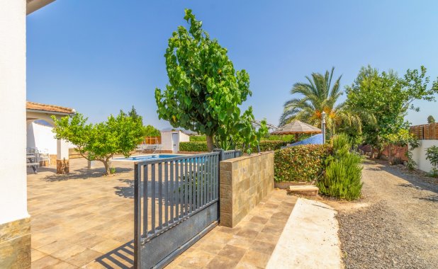 Resale - Villa - Los Alcazares