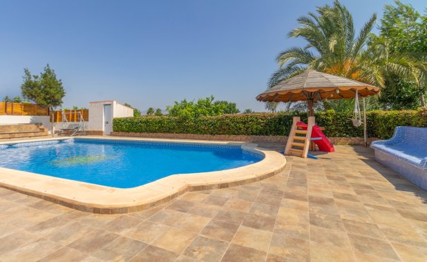 Resale - Villa - Los Alcazares