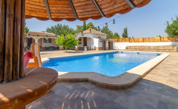 Resale - Villa - Los Alcazares