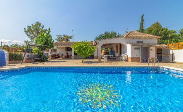 Resale - Villa - Los Alcazares