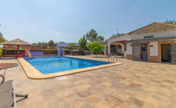 Resale - Villa - Los Alcazares