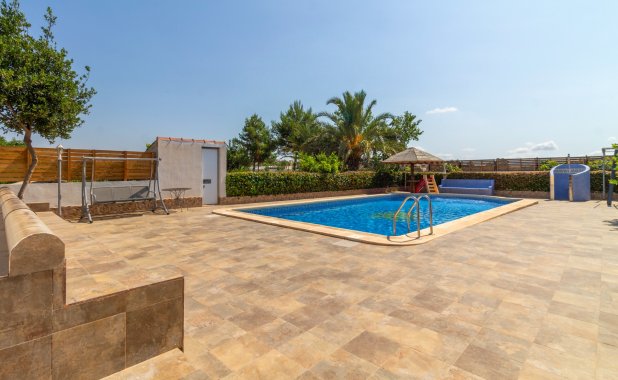 Resale - Villa - Los Alcazares