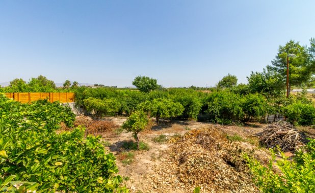 Resale - Villa - Los Alcazares