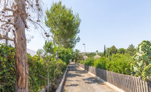 Resale - Villa - Los Alcazares