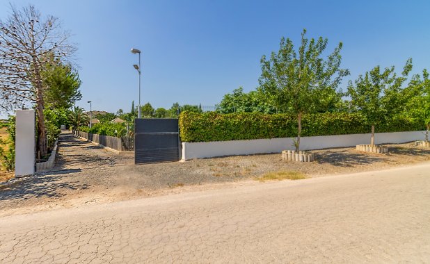 Resale - Villa - Los Alcazares