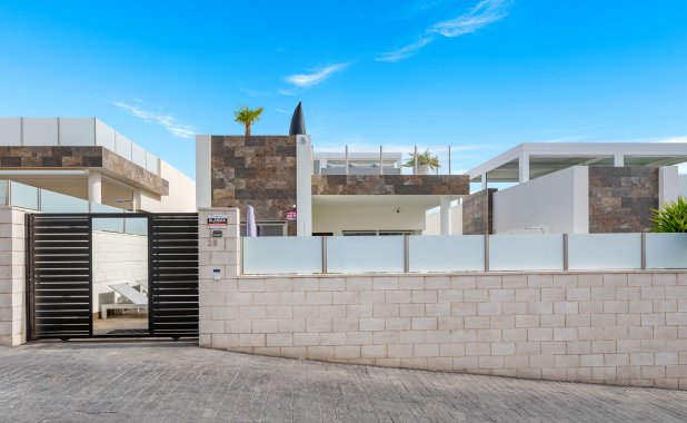 Resale - Villa - Orihuela Costa - Villamartín
