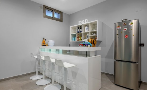 Resale - Villa - Orihuela Costa - Villamartín